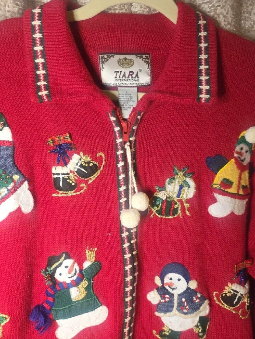 Tiara festive red